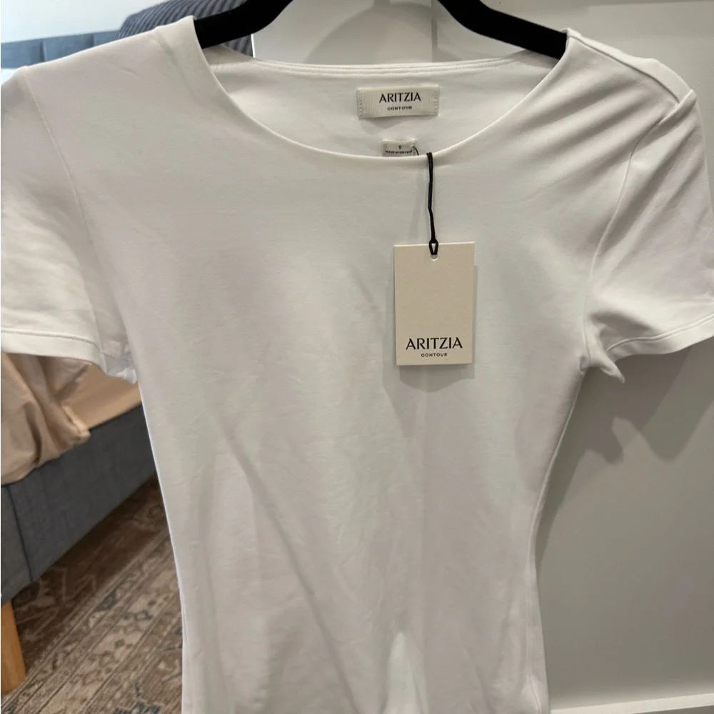 NWT Aritzia Original Contour Marvel T-Shirt - Picture 1 of 4